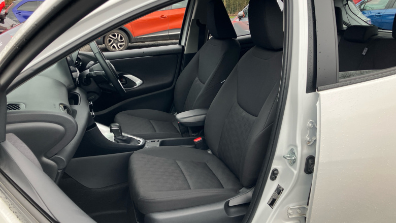 Toyota Yaris 1.5 Hybrid Icon 5dr CVT Hybrid Hatchback